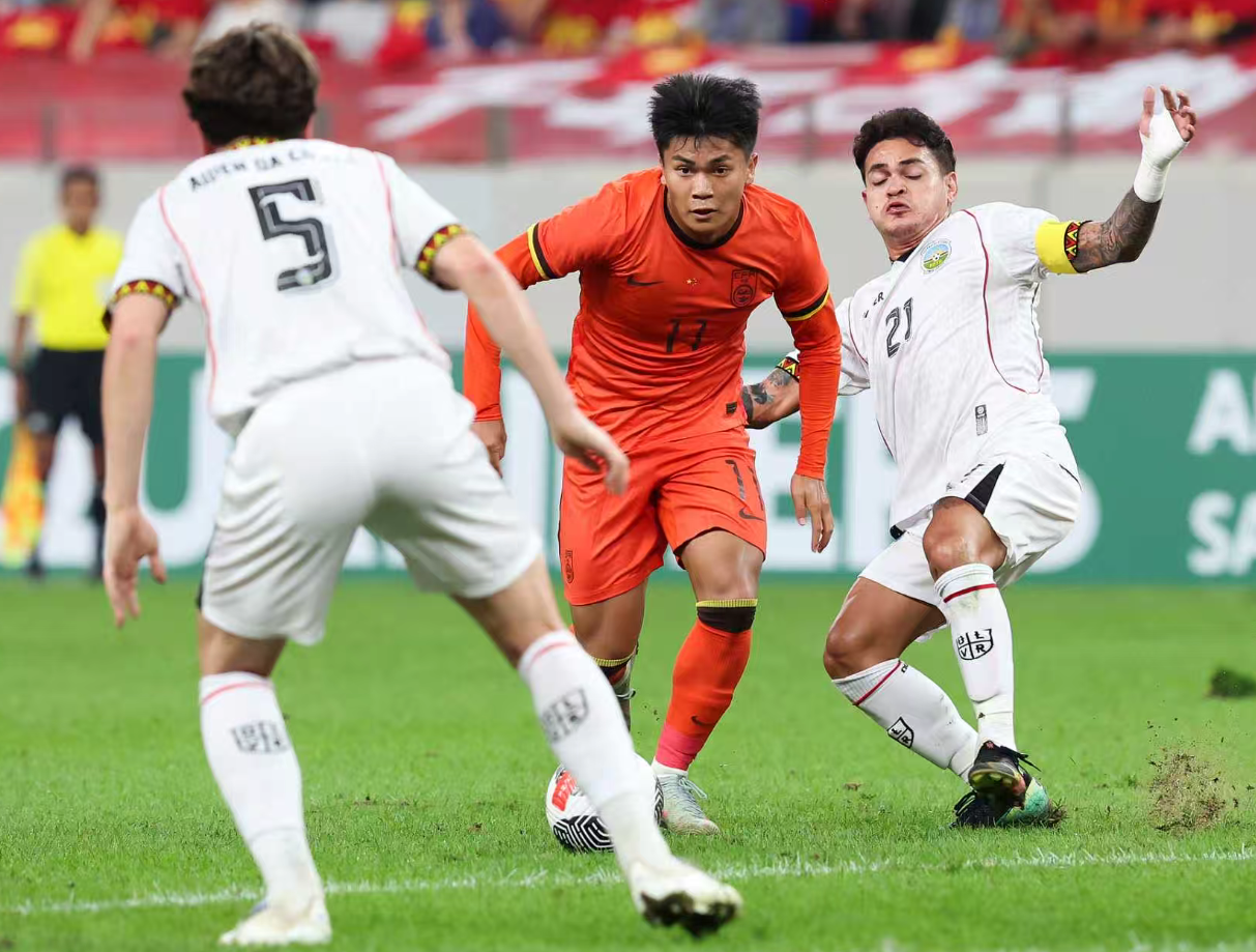 体育赛事预测-王钰栋致敬C罗，U23国足2-1东帝汶，最强对手14球狂胜抢占小组第1
