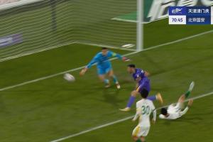 第70分钟，谢维军助攻，基莱斯扛开后卫一停一射扳平比分